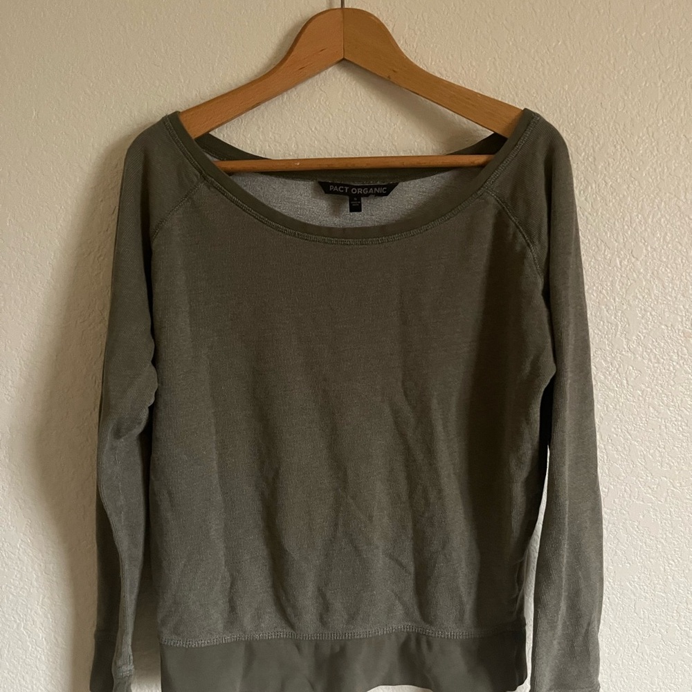 Pact organic Women's Olive Green Top